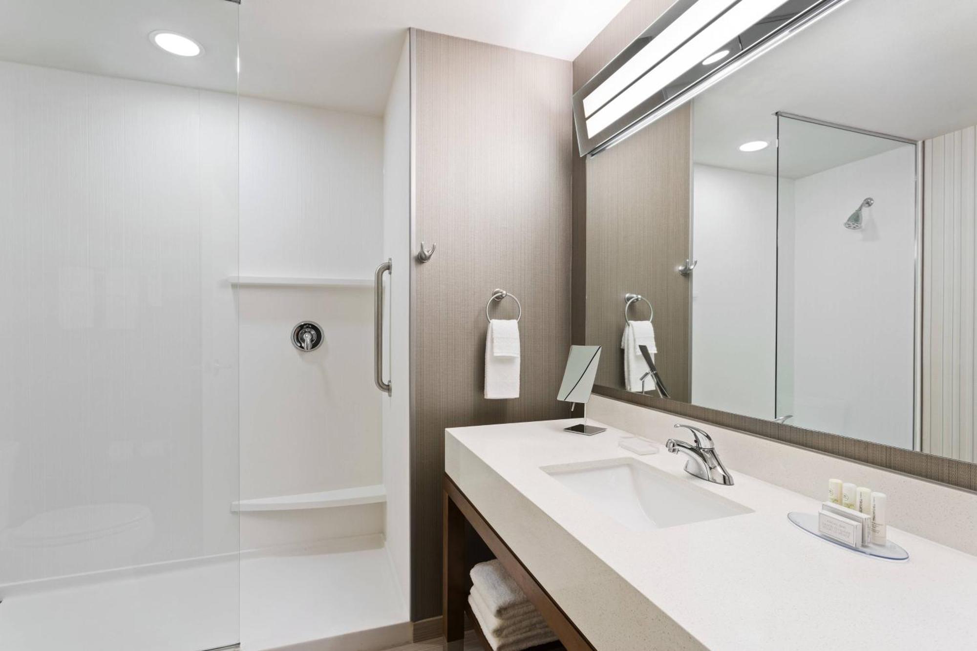 Courtyard By Marriott Houston Mills Hotel Katy