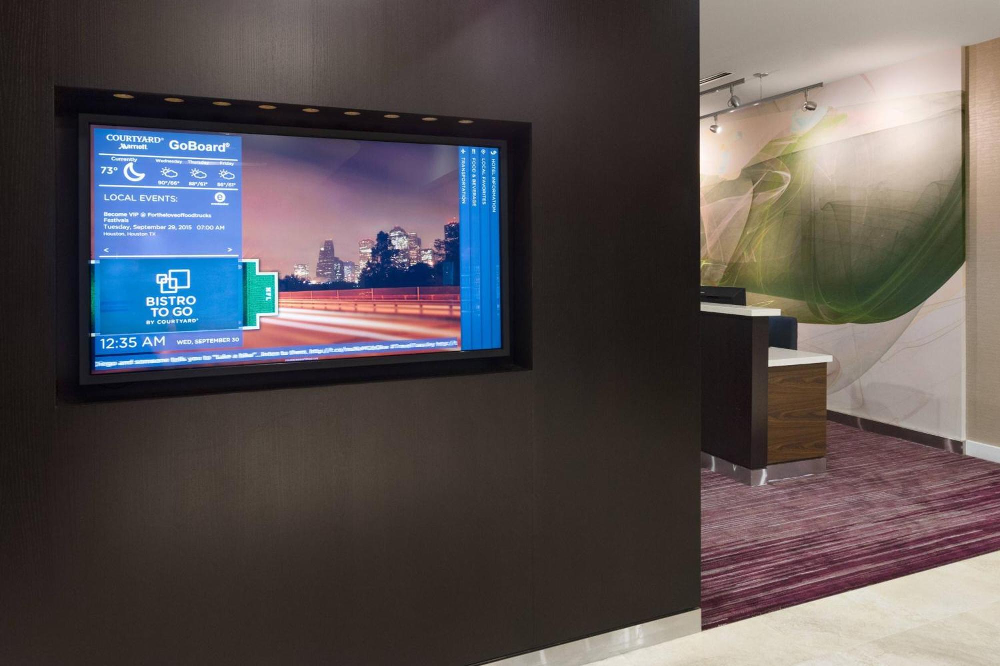 Courtyard By Marriott Houston Mills Hotel 3*