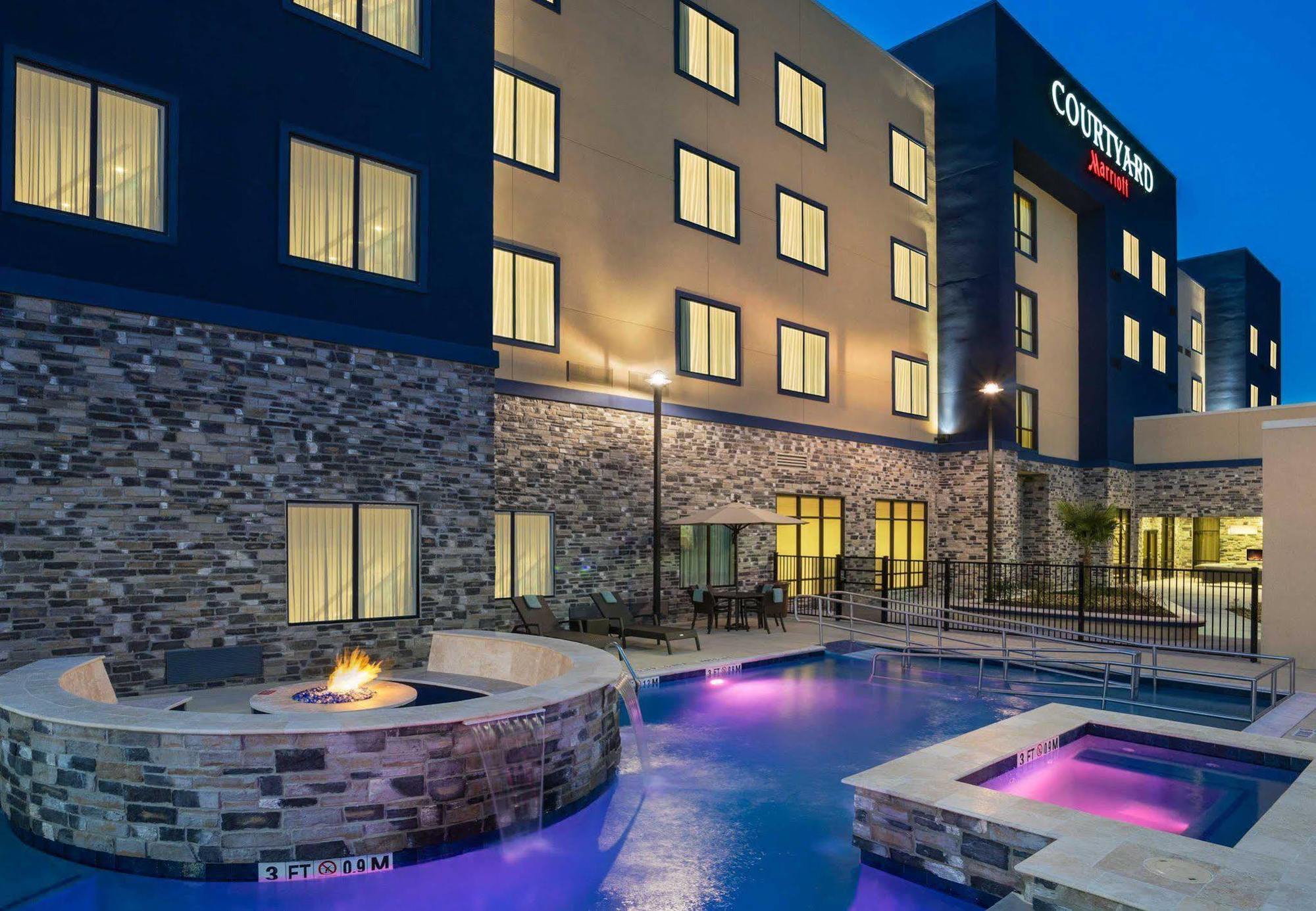 Hotel Courtyard By Marriott Houston Mills